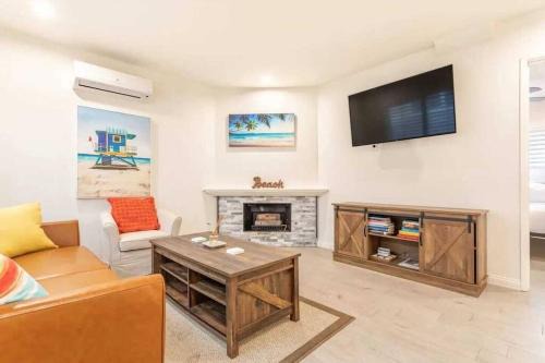 El Porto Apartment | Walk 2 Beach, Parking, AC, WD,15min2LAX,Remodel