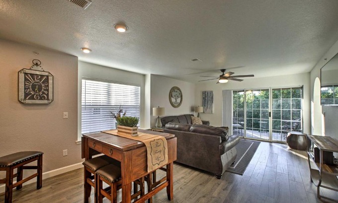Branson Apartment | Walk-In Condo Amenities, 3 Mi to Branson Landing!