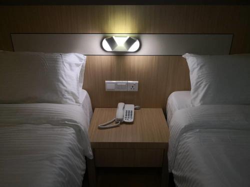 Kampung Air Hotel | Walk In Hotel