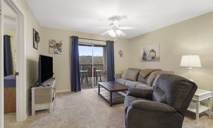 Indian Point Condo | Walk in, no steps, 2BR, 2 bath condo W/beautiful view of Table Rock Lake & SDC!