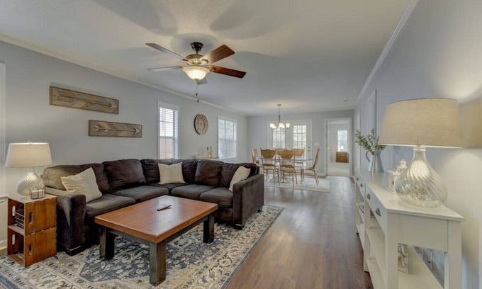 Lexington House | Walk Lex & Main St | Near Old Mill Brew Pub | 3BR