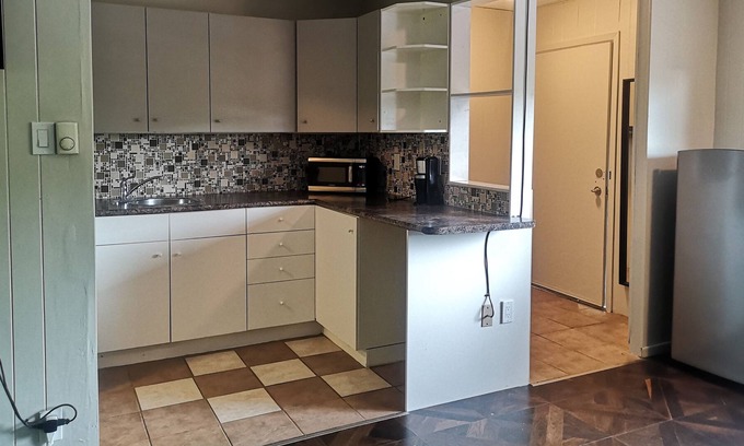 Dorset House | Walk out deck room 2. Minutes From the Lake, Dorset Tower, Bars and Restaurants.