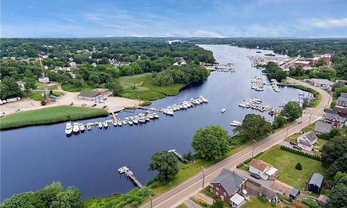 Pawcatuck Apartment | Walk out of the house onto your Dock! Bring your Boat! Close to Everything!