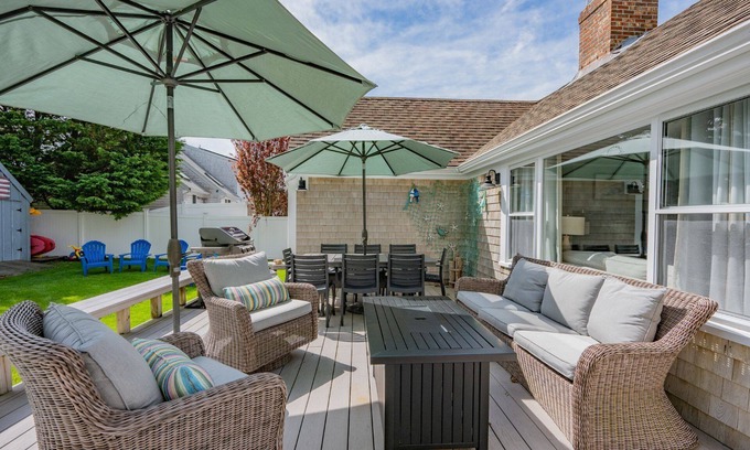 West Harwich House | Walk to Beach Dog Friendly AC WiFi Fenced Yard Crosswinds II