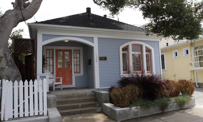 Pacific Grove House | Walk to Beach, Downtown! Spa & Private Deck Updated Historic Home @ Lovers Pt