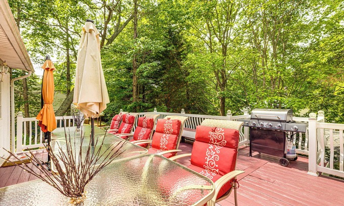 Chesapeake Ranch Estates-Drum Point House | Walk to Beach: Elegant Escape in Lusby!