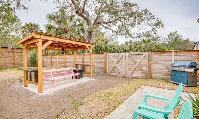 Butler Beach Apartment | Walk to Beach Getaway with Fire Pit in St Augustine