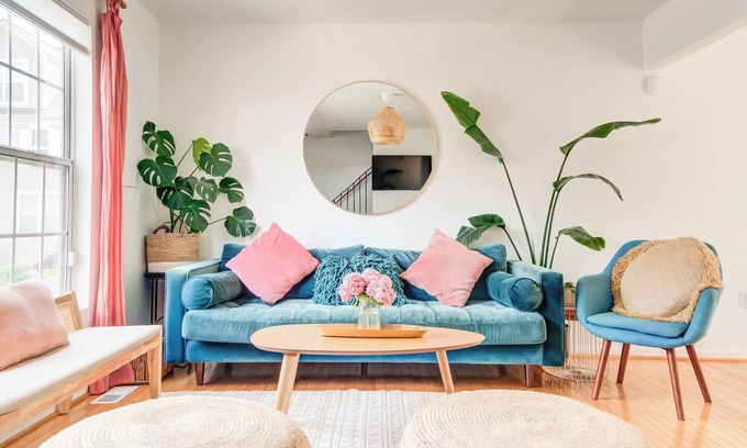North Beach House | Walk to Beach! King Bed & Free Beach Passes