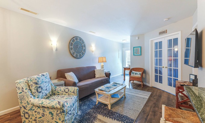 Caine Woods Condo | Walk to Beach: Newly Remodeled Condo in Ocean City