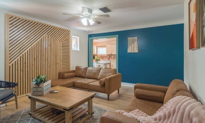 Daytona Beach House | Walk to Beach & Ocean Center/Garage/60' Driveway. PETS OK!