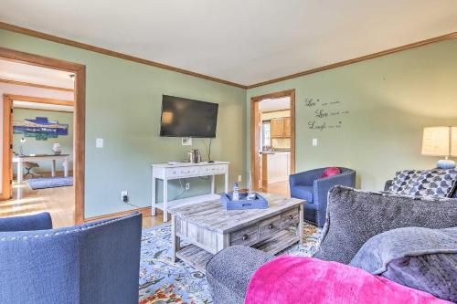 Buzzards Bay House | Walk to Beach on Buzzards Bay Onset Home with Deck!