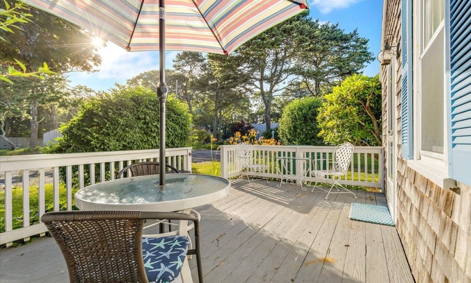 Hyannis Apartment | Walk To Beaches, Main Street, and Harbor. Quiet Neighborhood. Captain Gosnold Village M1