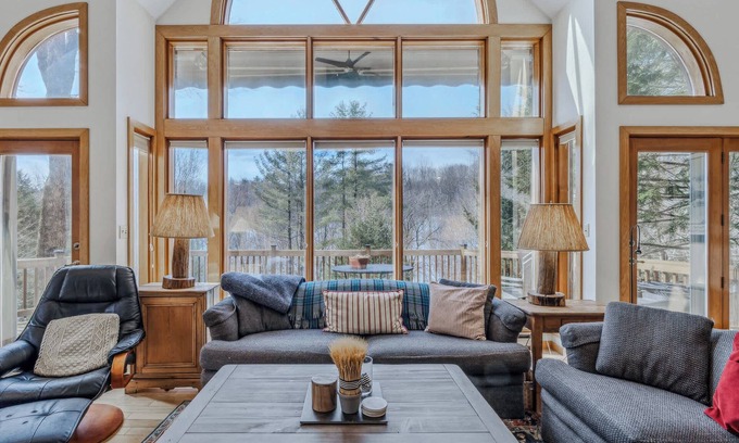 West Hartford House | Walk to Club, Game Room - Whitman Brook Overlook