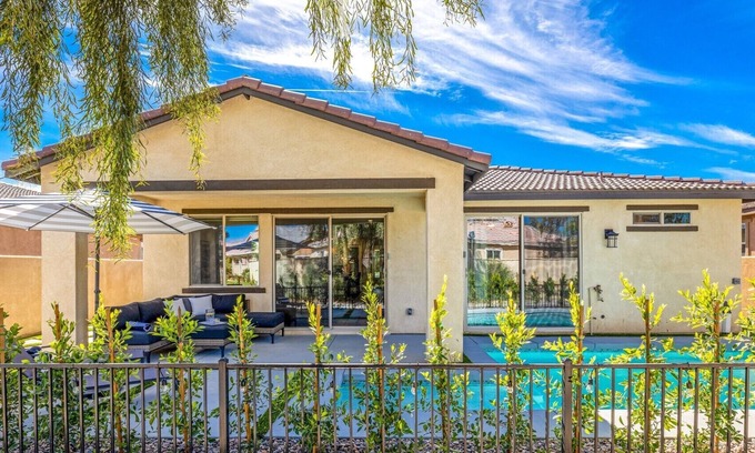 Indio House | Walk to Coachella! Desert Paradise- with arcade games & Private Pool!