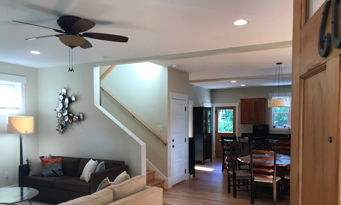 Huston - Courtland House | Walk to downtown! Montford 3 bedroom home (30+ day rental)