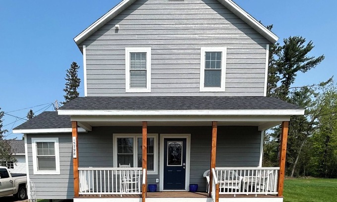 Hayward House | Walk to downtown