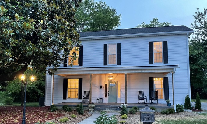 Winchester House | Walk to Downtown Winchester - Less than 1 mile from Tim's Ford Lake