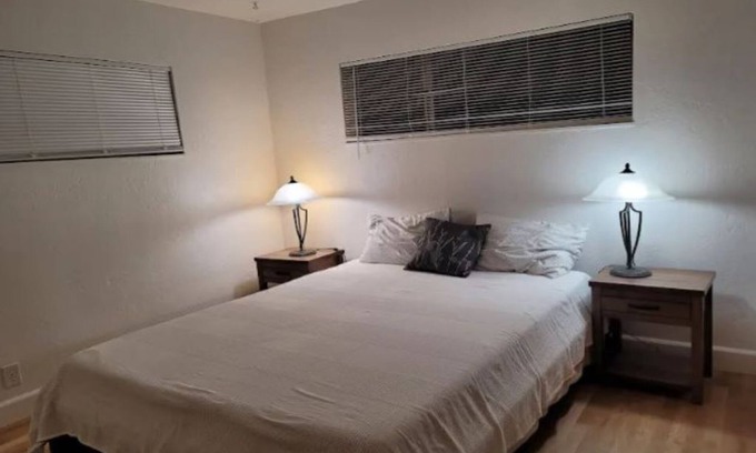 Redding House | Walk to Farmers Market & Downtown Redding . Lovely 3BR. 2BA. Light & Bright Home
