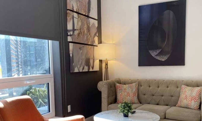 DeBaliviere Place Apartment | Walk to Forest Park | W&D + Parking + Pool + Gym