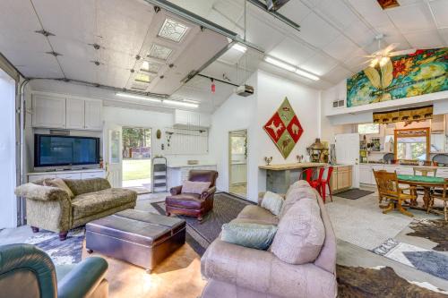 Libby Apartment | Walk to Happys Inn Studio with Outdoor Space!