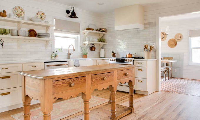 Fredericksburg House | Walk to historic Main St, 2/2 perfect for couples, Gas fire pit under the stars