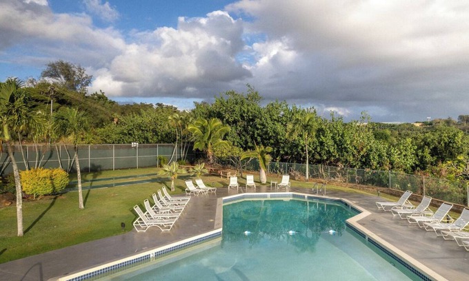 Nawiliwili Apartment | Walk to Kalapaki Beach – Onsite Pool, Tennis & Easy Access to Dining