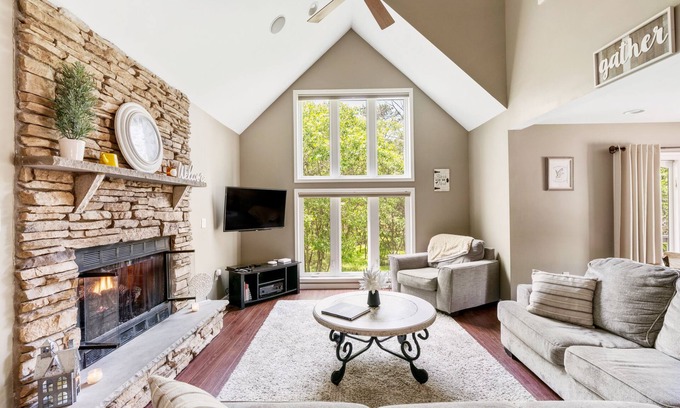 Albrightsville House | Walk to lake beach & pool. 5br with hot tub & game room