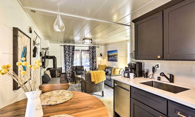 Lincoln Park Cabin | Walk to Lake Tahoe: Cozy Zephyr Cove Cabin!