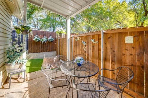 Lake Dallas House | Walk to Lewisville Lake Pet-Friendly Texas Abode!