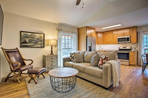Saluda Apartment | Walk to Main Street Eats Remodeled Saluda Apt
