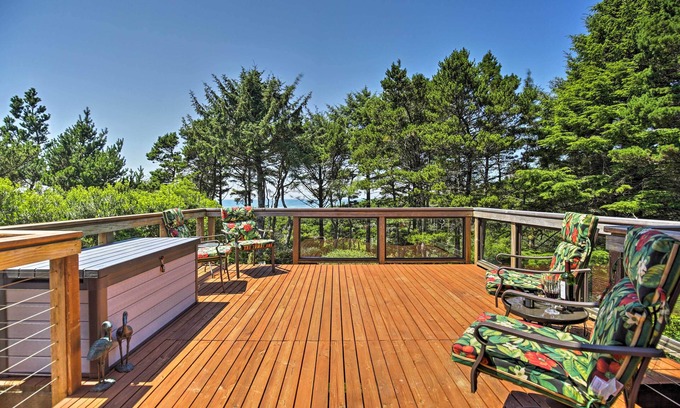 South Beach House | Walk to Ocean: Home w/Hot Tub in South Beach!
