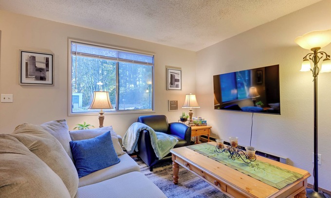 Northwest Olympia Apartment | Walk to Parks & Bay: Olympia Duplex w/Fenced Yard