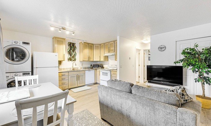 Soldotna Apartment | Walk to Parks: Snug Soldotna Sanctuary!