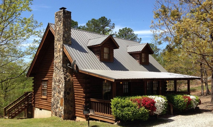 Pine Mountain Cabin | Walk to pool, chapel, mountainside pavillion