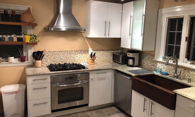 Newton Center House | Walk to Restaurants & Park - Charming Cottage