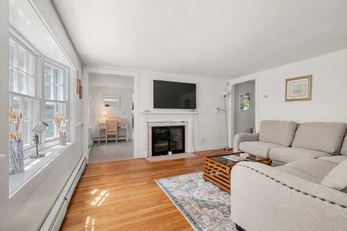 West Hyannisport House | Walk to Seaside Park Stylish Updated Interior