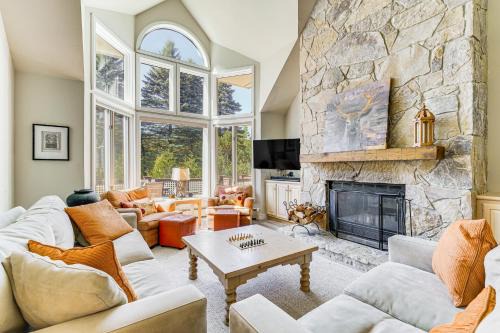 West Dover House | Walk to Ski Lift Spacious Condo in West Dover!