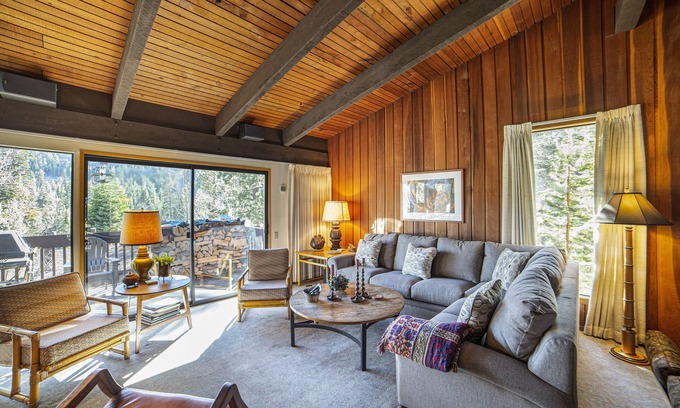 Mammoth Lakes House | Walk to Ski Lifts at Canyon Lodge! 4 Bedroom Home with Mtn Views & Wifi!