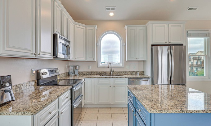 Surf City Cottage | Walk to Surf City Beach: Ocean-view Home w/Decks!