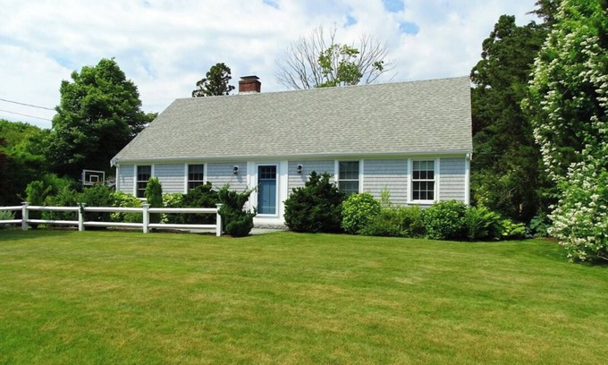 Falmouth House | WALK TO SURF DR. BEACH + DOWNTOWN FALMOUTH!