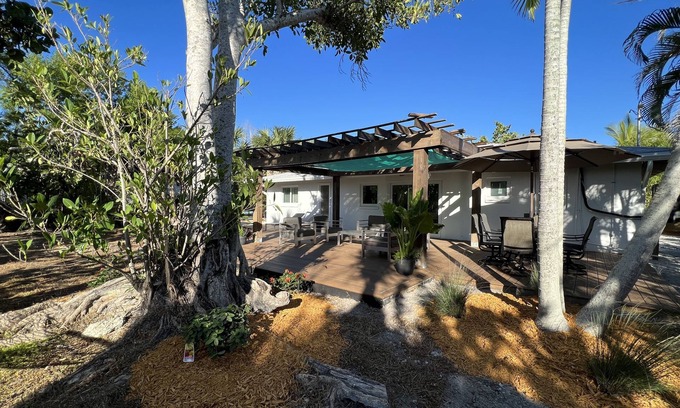 Sanibel House | Walk to the Beach! Cozy Restored Island Getaway