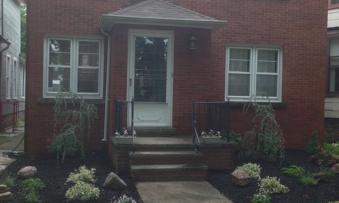 Downtown Niagara Falls Apartment | Walk to the Falls, Aquarium, Restaurants, Casinos and Canada