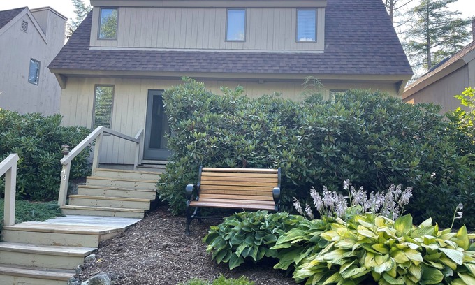 Grantham House | Walk to the Lake-Updated 3 BR Private Home with AC