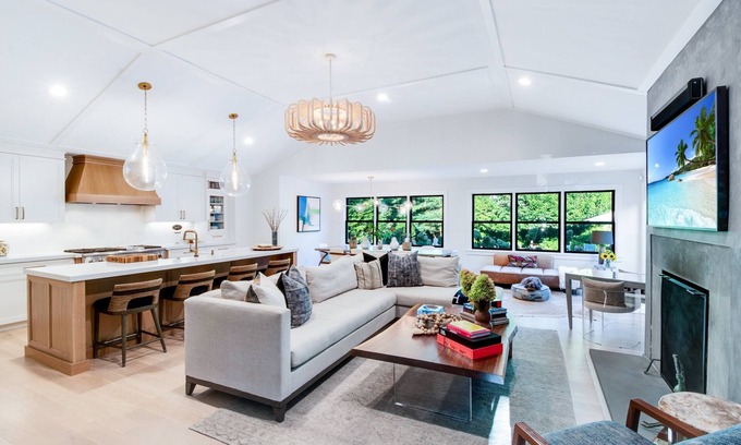 East Hampton North House | Walk to the Town of East Hampton.beach home completely renovated