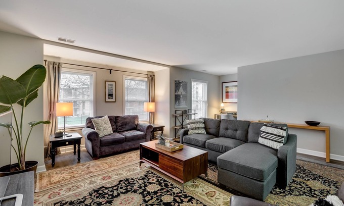 Near West Side Apartment | WALK TO THE UNITED CENTER! No Easier Way to See Your Bulls and Blackhawks in Action! by AllSet Turnover