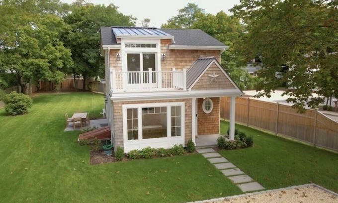 Westhampton Beach House | Walk to the Village! Charming modern beachhouse