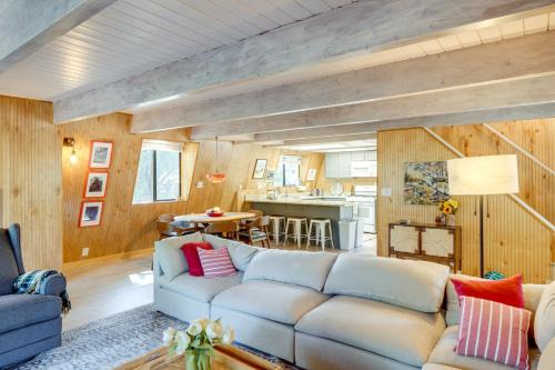 Pine Mountain Club House | Walk to Village Cozy Cabin in Pine Mountain Club!