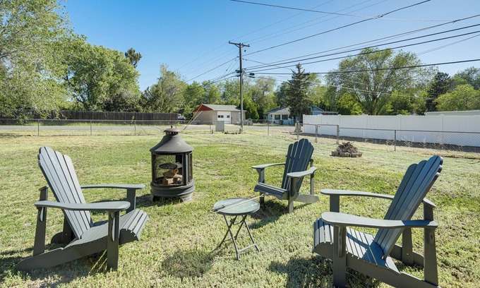 Prescott House | Walk to Watson Lake: Home w/Hot Tub + Fire Pit!