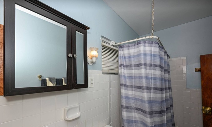 Little Italy Apartment | *Walk->UH, CC, CWRU*Little Italy