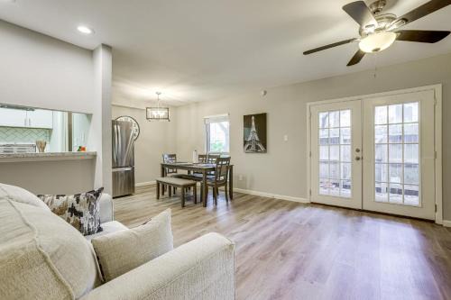 Houston Apartment | Walkable Condo in Uptown 2 Mi to Houston Galleria